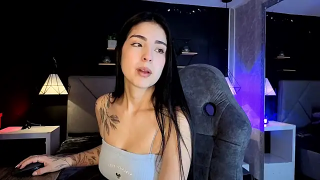 giapearl25 online show from November 7, 2025, 1:22 pm