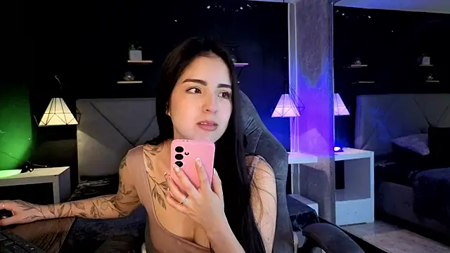 giapearl25 online show from December 4, 2025, 12:09 am