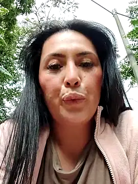 Snapshot of Nina-Velour chatting on October 7, 2025, 1:19 pm Nina-Velour online show from October 7, 2025, 1:19 pm