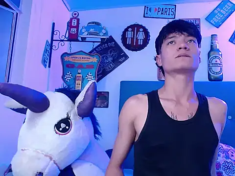 alex russo   online show from October 10, 2025, 3:49 am