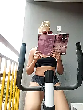 Snapshot of Helenoir chatting on February 12, 2026, 2:45 pm Helenoir online show from February 12, 2026, 2:45 pm