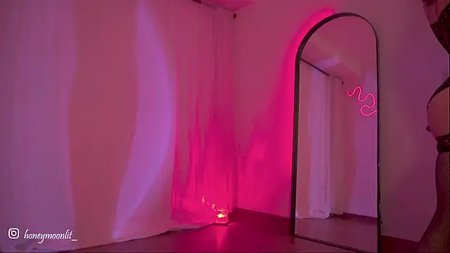  issy online show from October 12, 2025, 2:54 am