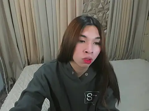 Yourdreamgoddess online show from April 14, 2026, 6:41 am