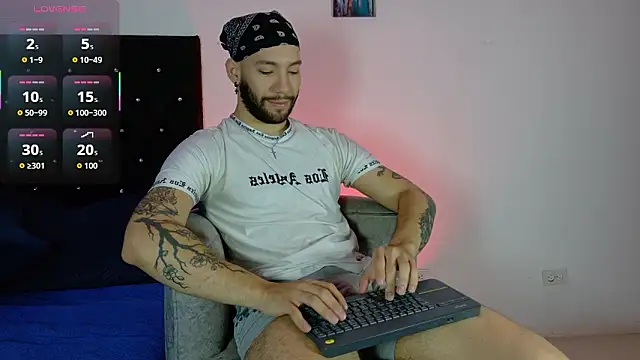 angel kyrozz online show from March 23, 2026, 7:07 pm