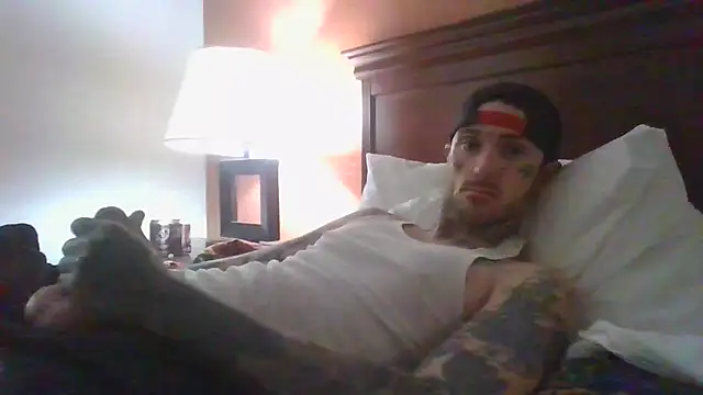 Snapshot of SWAGGDaddy93 chatting on December 19, 2025, 9:33 pm SWAGGDaddy93 online show from December 19, 2025, 9:33 pm