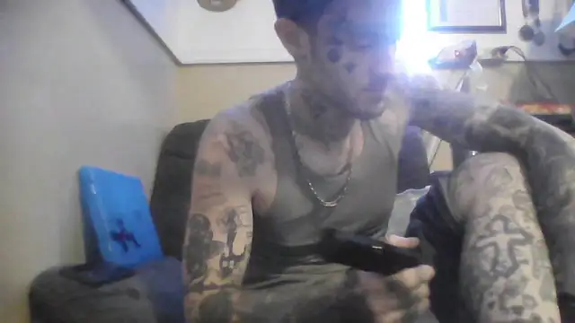 Snapshot of SWAGGDaddy93 chatting on February 23, 2026, 12:13 pm SWAGGDaddy93 online show from February 23, 2026, 12:13 pm