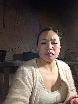 miomio-12 online show from December 18, 2025, 1:06 pm