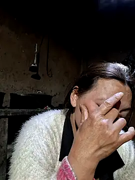 miomio-12 online show from March 19, 2026, 2:54 pm