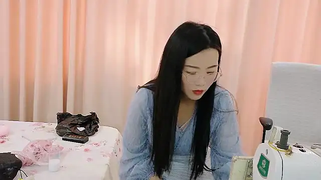 CCOO520 online show from November 6, 2025, 4:13 am