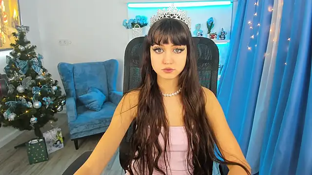 TiffanyYounge online show from December 22, 2025, 11:29 am