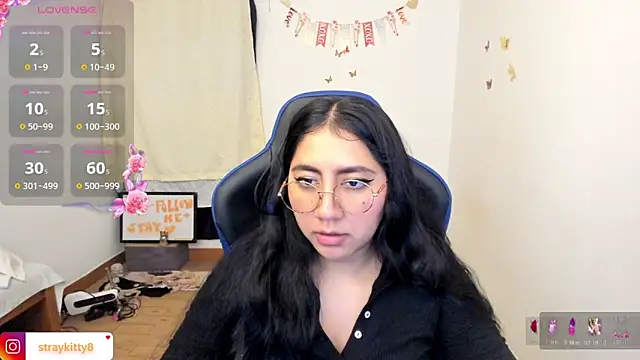 LoveLyy- online show from June 5, 2026, 12:28 am