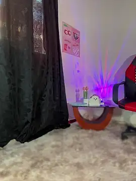 AlannaDollx online show from November 15, 2025, 1:40 pm