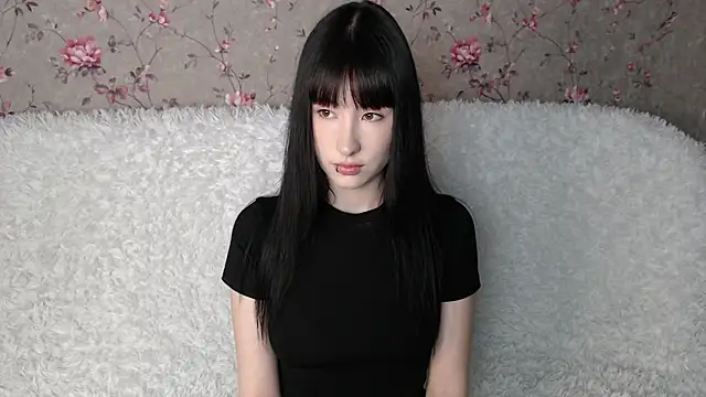 NaemiiBlush online show from May 9, 2026, 3:06 pm