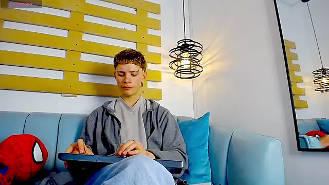 Snapshot of JackFrosst chatting on January 8, 2026, 1:35 pm JackFrosst online show from January 8, 2026, 1:35 pm