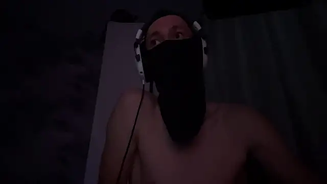 Snapshot of suicdemask chatting on October 5, 2025, 8:40 pm suicdemask online show from October 5, 2025, 8:40 pm