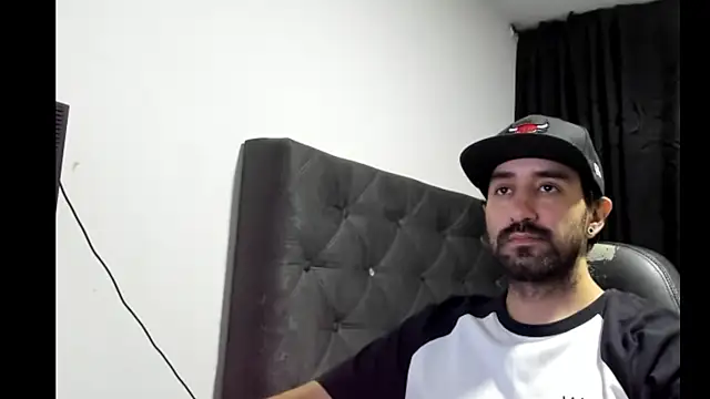 coolfriki online show from November 8, 2025, 4:56 am