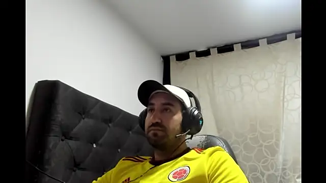 coolfriki online show from April 5, 2026, 9:45 pm