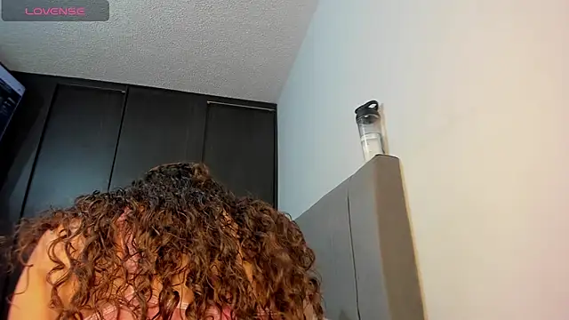 emy collyns online show from February 10, 2026, 3:21 am