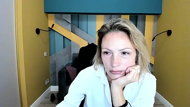 AlinaMoor online show from October 8, 2025, 5:38 am