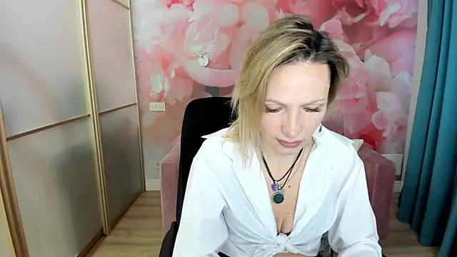 AlinaMoor online show from March 21, 2026, 7:02 am