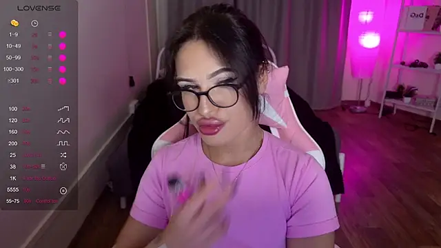 ShayLisse online show from November 30, 2025, 4:38 am