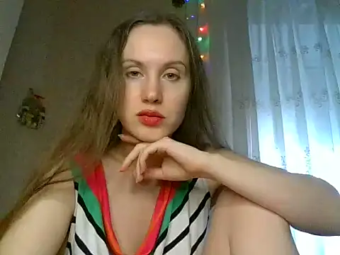 Snapshot of Lynirina chatting on April 18, 2026, 3:21 am Lynirina online show from April 18, 2026, 3:21 am
