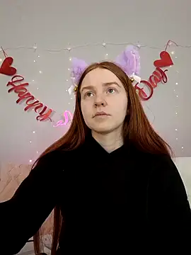 Evarey  online show from February 7, 2026, 5:44 am