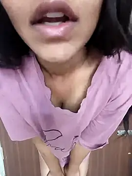 anshika0124 online show from February 10, 2026, 5:55 am