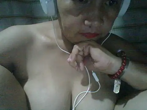 xxxsuckyourdick4u online show from April 13, 2026, 1:27 pm