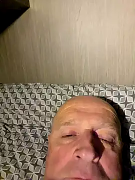 Snapshot of rudy-kralik chatting on February 17, 2026, 11:33 pm rudy-kralik online show from February 17, 2026, 11:33 pm