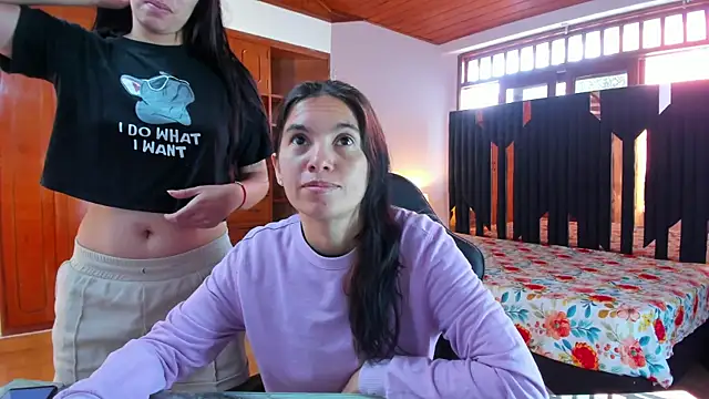 Sofy and Mia online show from December 20, 2025, 12:34 pm