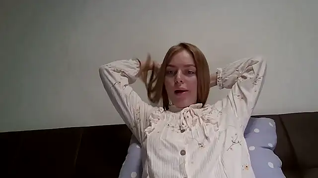 Snapshot of Selynora chatting on March 16, 2026, 10:14 pm Selynora online show from March 16, 2026, 10:14 pm