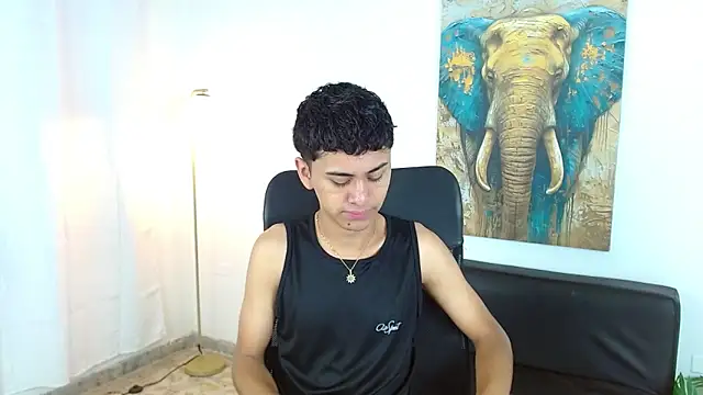 Snapshot of Alancum7 chatting on November 14, 2025, 12:59 pm Alancum7 online show from November 14, 2025, 12:59 pm