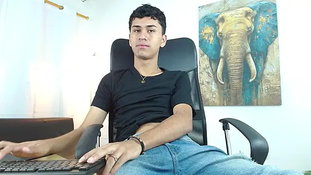 Snapshot of Alancum7 chatting on November 18, 2025, 1:04 pm Alancum7 online show from November 18, 2025, 1:04 pm