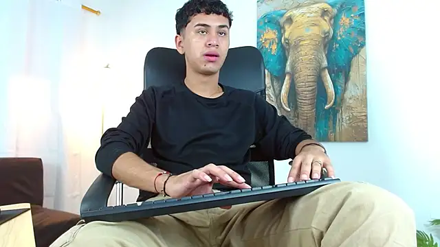 Snapshot of Alancum7 chatting on November 26, 2025, 1:01 pm Alancum7 online show from November 26, 2025, 1:01 pm