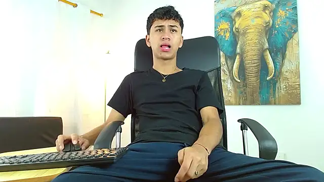 Snapshot of Alancum7 chatting on December 3, 2025, 12:58 pm Alancum7 online show from December 3, 2025, 12:58 pm