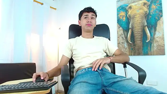 Snapshot of Alancum7 chatting on December 4, 2025, 12:58 pm Alancum7 online show from December 4, 2025, 12:58 pm