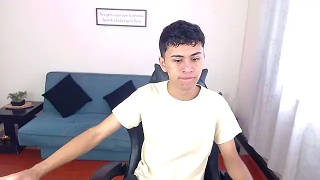 Snapshot of Alancum7 chatting on December 17, 2025, 12:55 pm Alancum7 online show from December 17, 2025, 12:55 pm