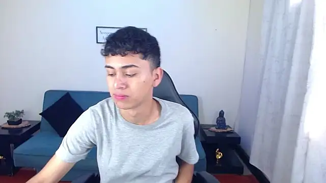 Snapshot of Alancum7 chatting on December 18, 2025, 1:06 pm Alancum7 online show from December 18, 2025, 1:06 pm