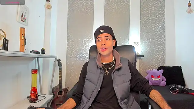 JacobBlackwell  online show from October 27, 2025, 7:29 pm