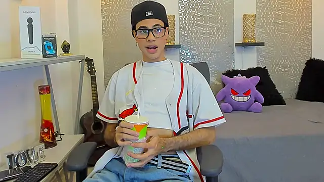 JacobBlackwell  online show from November 7, 2025, 7:25 pm