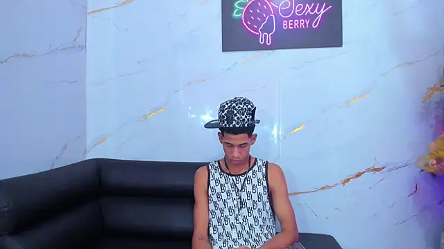 Little nicoll online show from December 19, 2025, 11:01 pm