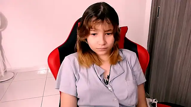 EmuOtori online show from January 10, 2026, 12:18 pm