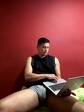 Snapshot of David_hot111 chatting on October 21, 2025, 5:35 pm David hot111 online show from October 21, 2025, 5:35 pm