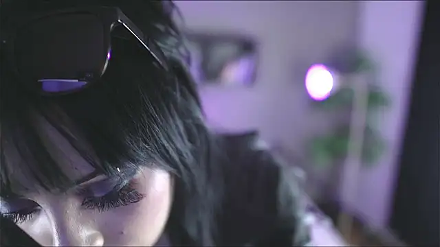 Bayonetta doll online show from October 29, 2025, 8:43 pm