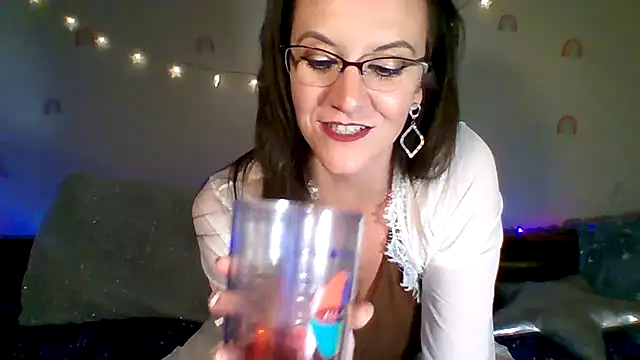 easy briezy online show from February 11, 2026, 6:29 am