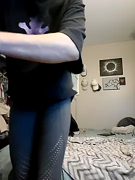 Snapshot of Cassaroll333 chatting on November 5, 2025, 2:22 am Cassaroll333 online show from November 5, 2025, 2:22 am