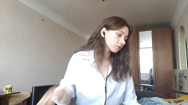 MiaLovelyOne online show from October 23, 2025, 9:19 am