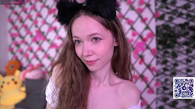 Petite Polly online show from October 8, 2025, 8:06 pm