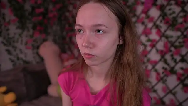 Petite Polly online show from November 22, 2025, 6:07 pm